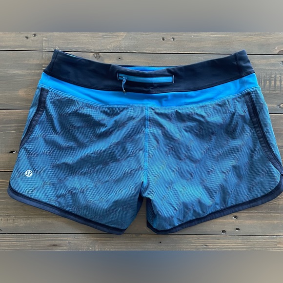 Lululemon shorts. Great condition Size 8. Small zipper pocket in back. - Picture 2 of 3